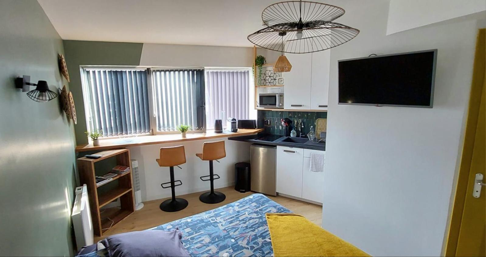 Vannes: Sur Le Port Apartment *